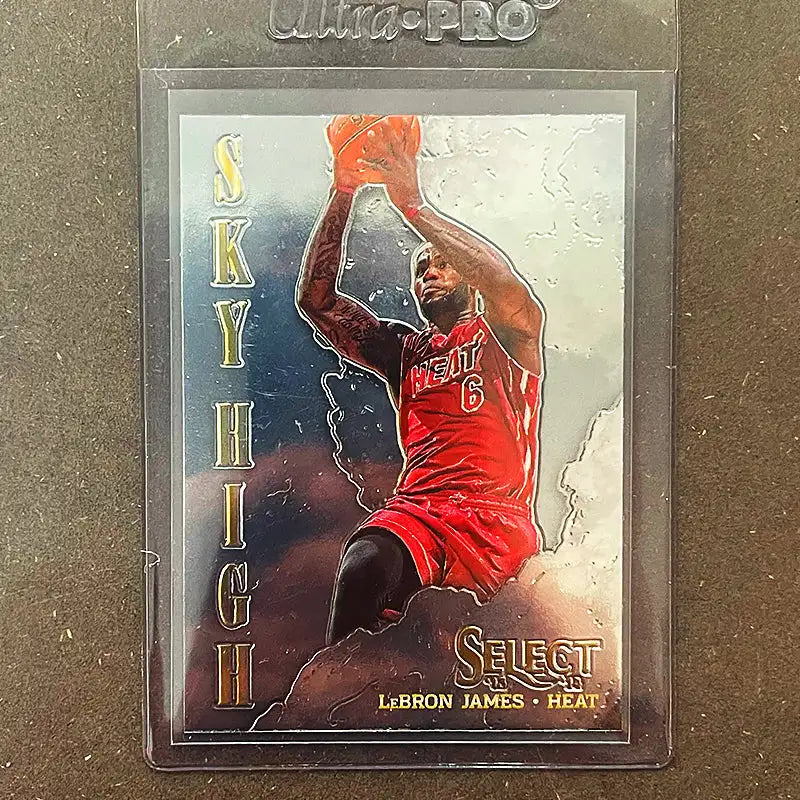 LeBron James - Select Sky High #8 2013-14 Sportssamleobjekter Panini