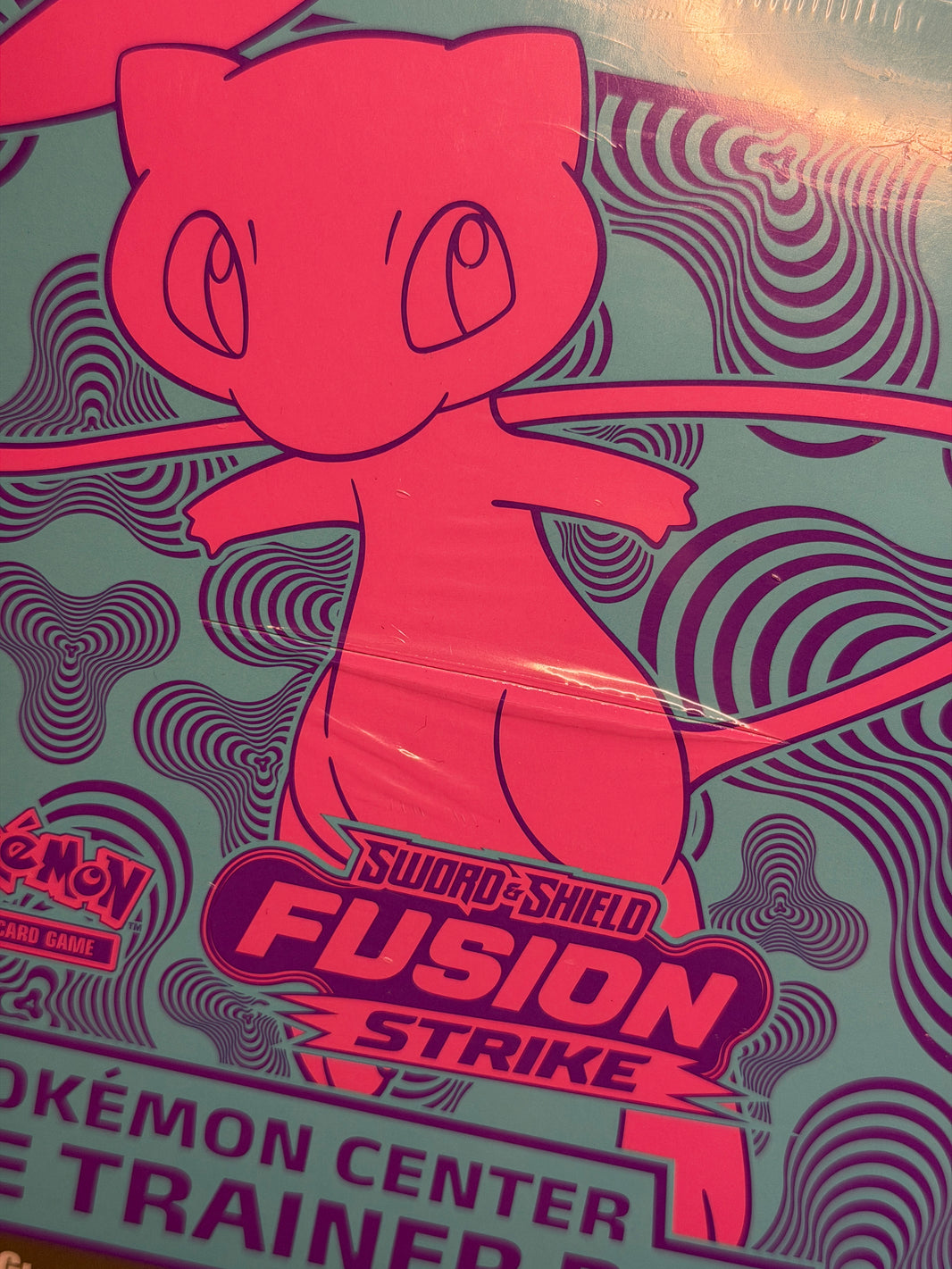 Pokémon TCG: Sword & Shield: Fusion Strike - Pokémon Center Elite Trainer Box (Kosmetisk skade)