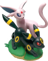 Pokémon TCG: Scarlet & Violet: Prismatic Evolutions - Premium Figure Collection